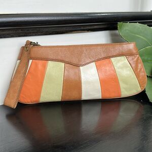 New HOBO genuine, leather wristlet clutch handbag purse
